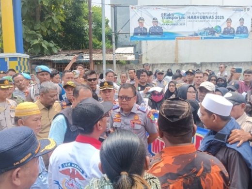 Kapolsek Balaraja Amankan Jalanya Aksi Demo di Kantor Dishub Kabupaten Tangerang